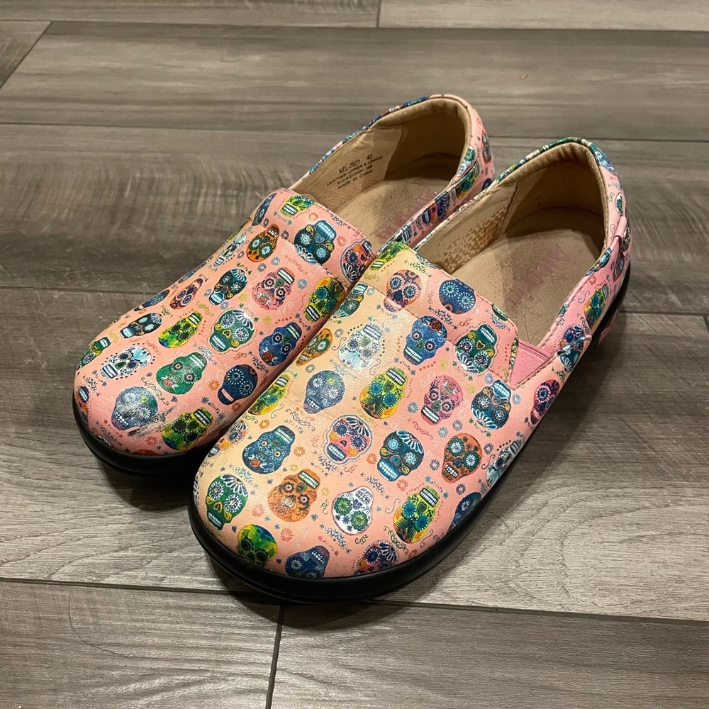 Algeria Colorful Skull Print Slip-On Nursing Shoes Size 40EU/ 9US